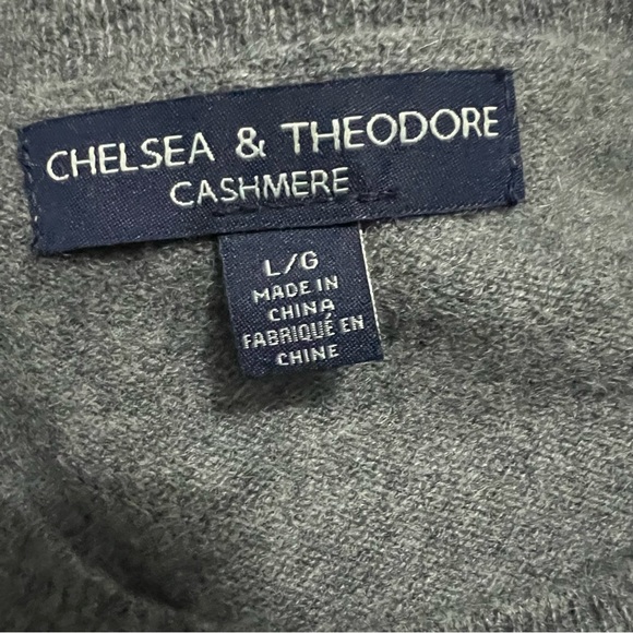 Chelsea & Theodore Cashmere star animal print sweater L - Picture 2 of 9